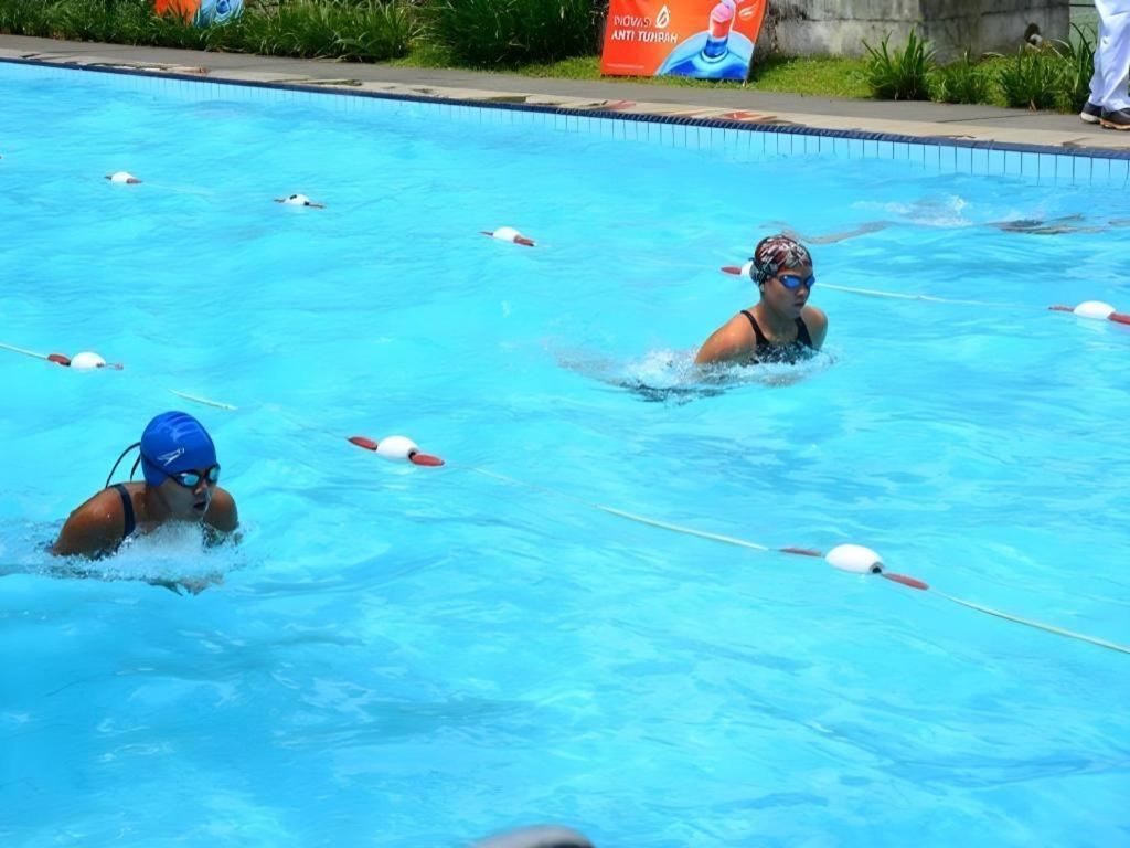 Augusta Sukabumi Hotel Εξωτερικό φωτογραφία