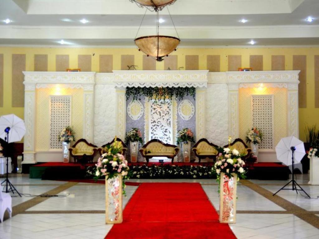 Augusta Sukabumi Hotel Εξωτερικό φωτογραφία