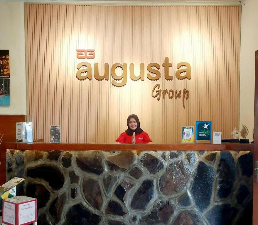 Augusta Sukabumi Hotel Εξωτερικό φωτογραφία