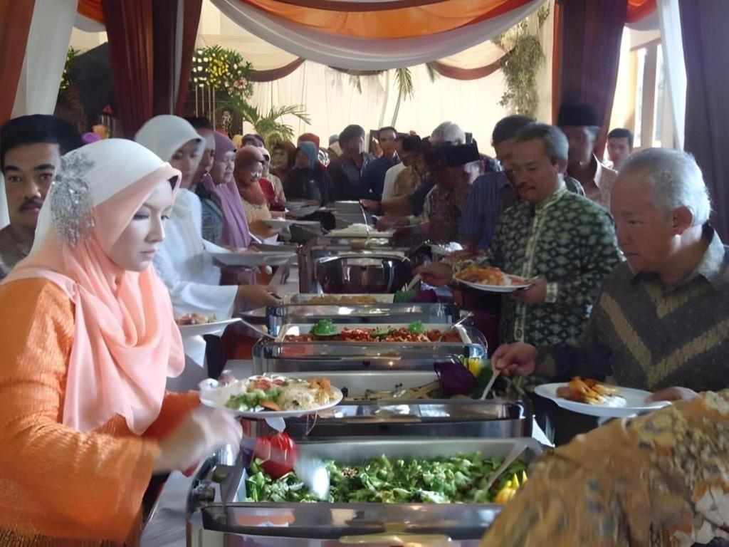 Augusta Sukabumi Hotel Εξωτερικό φωτογραφία