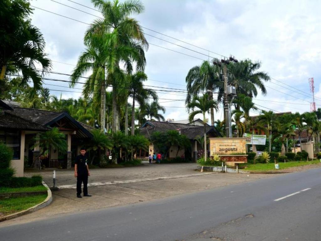 Augusta Sukabumi Hotel Εξωτερικό φωτογραφία