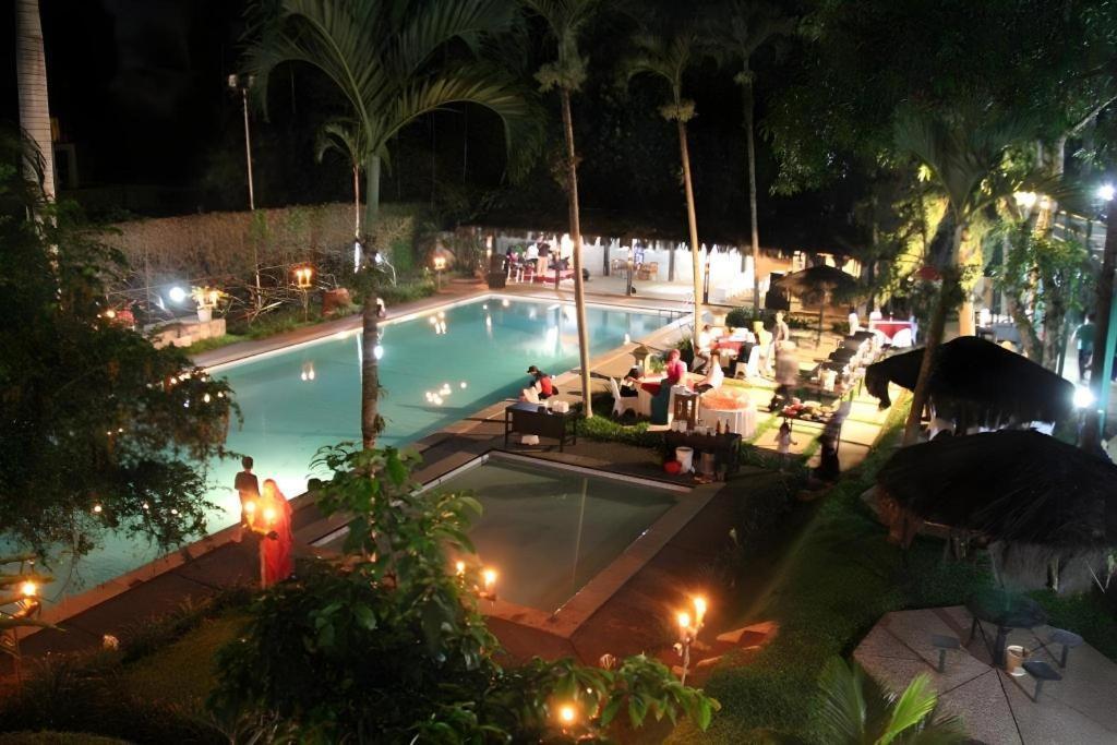 Augusta Sukabumi Hotel Εξωτερικό φωτογραφία