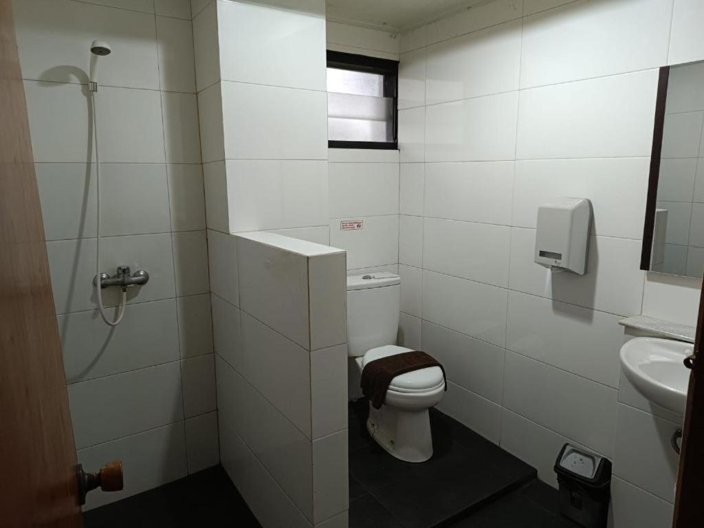 Augusta Sukabumi Hotel Εξωτερικό φωτογραφία