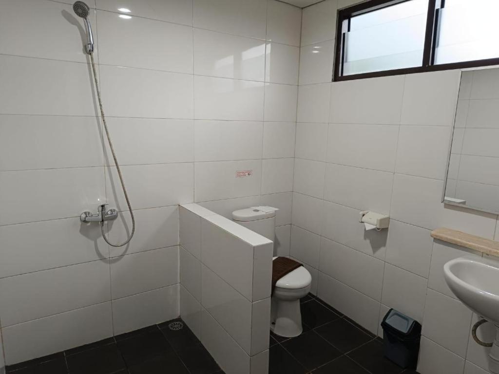 Augusta Sukabumi Hotel Εξωτερικό φωτογραφία