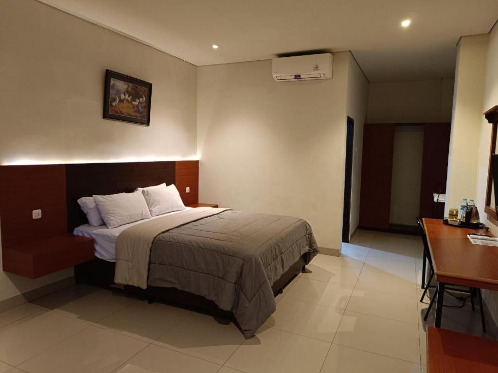 Augusta Sukabumi Hotel Εξωτερικό φωτογραφία
