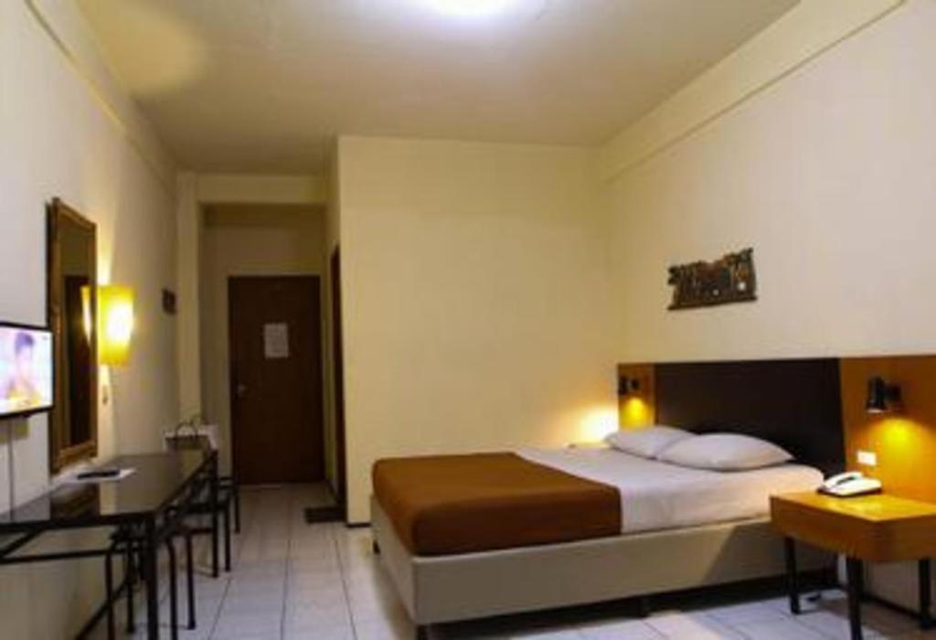Augusta Sukabumi Hotel Εξωτερικό φωτογραφία
